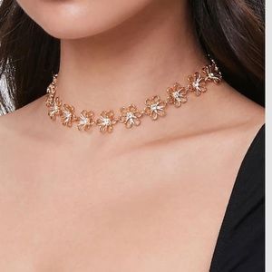 Flower Choker Necklace ✨